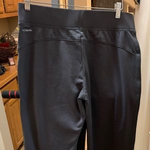 Columbia women’s size L pull on pants
